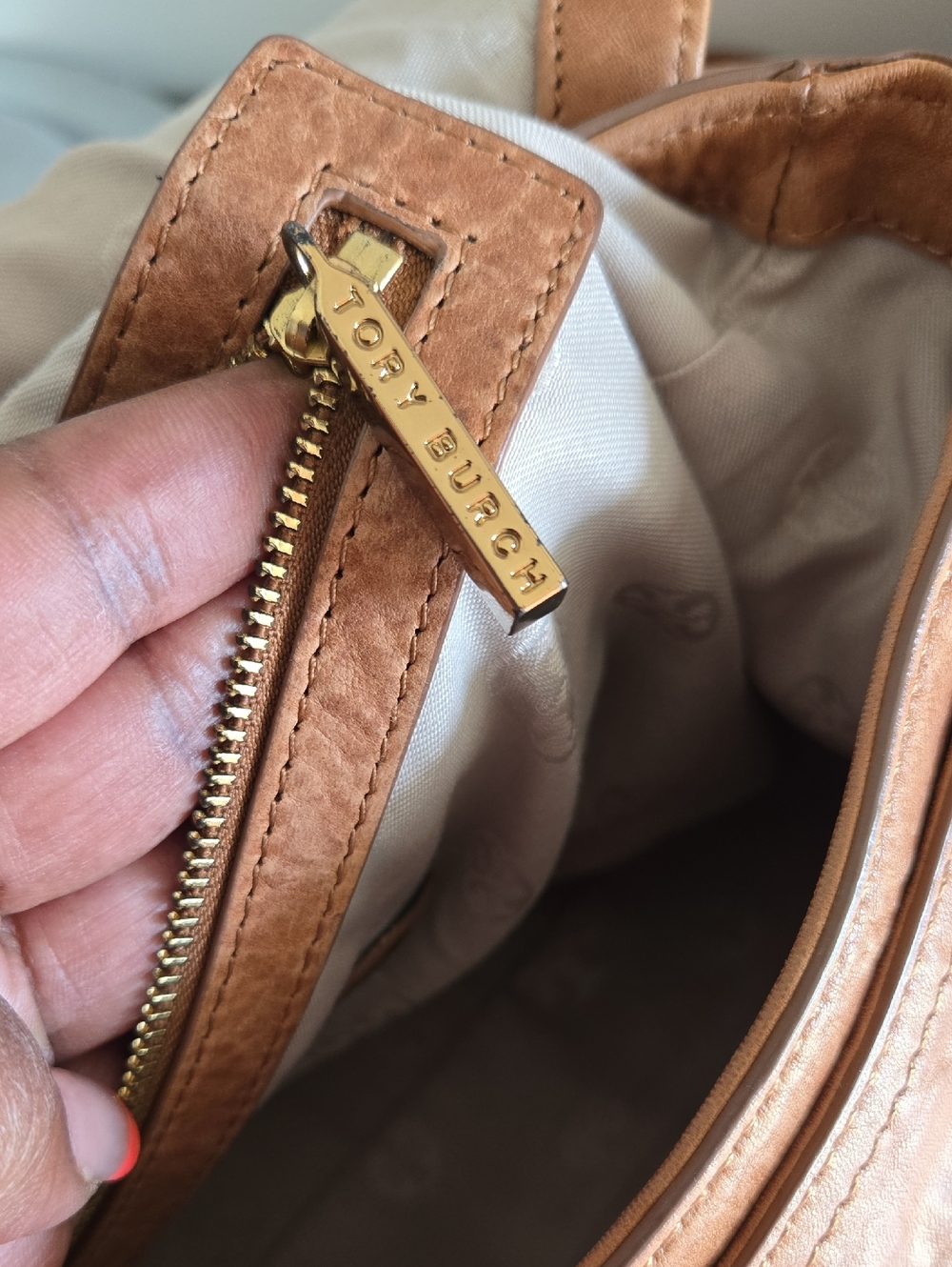Tory Burch Tan Distressed Leather Flap Shoulder Bag with Gold Logo - Picture 10 of 14